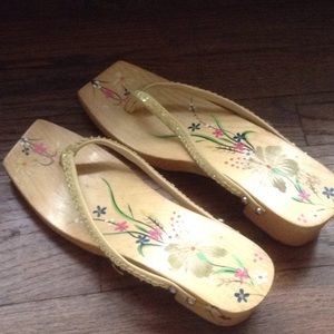Wood flip flops